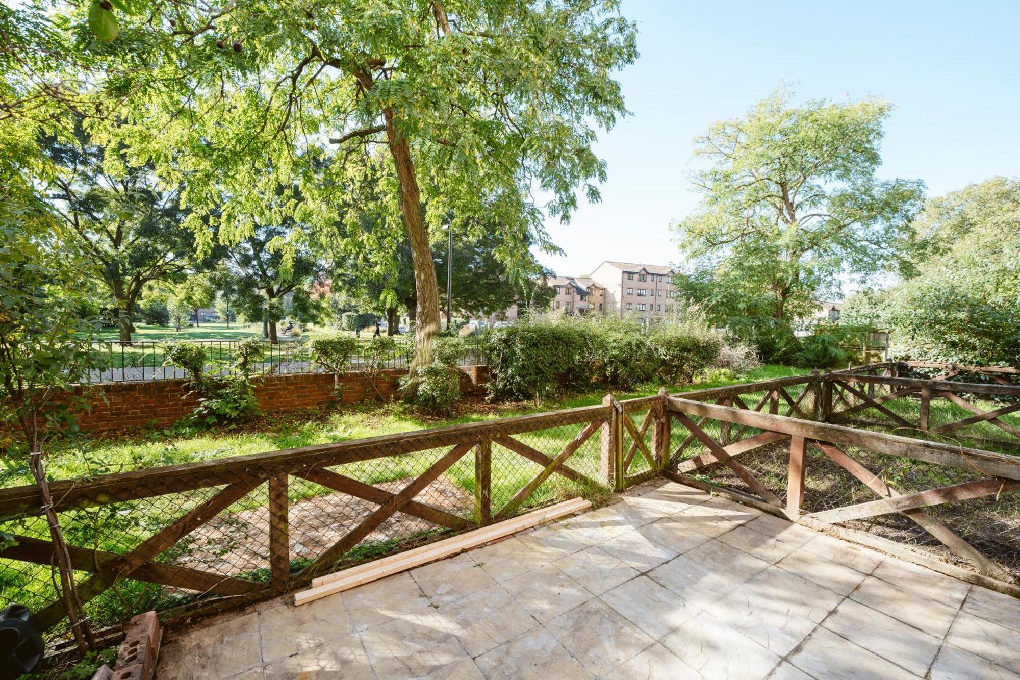 Deptford Bridge Double Rooms 런던 외부 사진